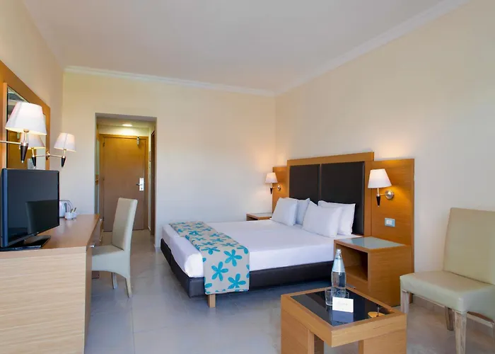 Sol Cosmopolitan Rhodes 익시아