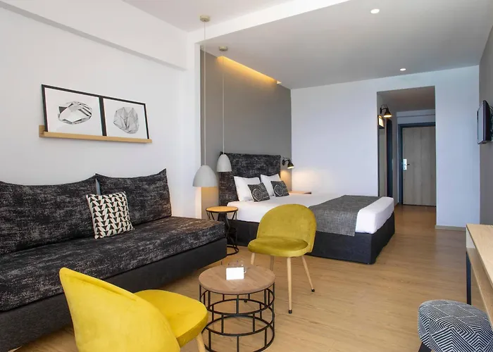 Sol Cosmopolitan Rhodes فندق إكْسِيا