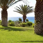 罗兹索尔科斯莫波利坦酒店 4*